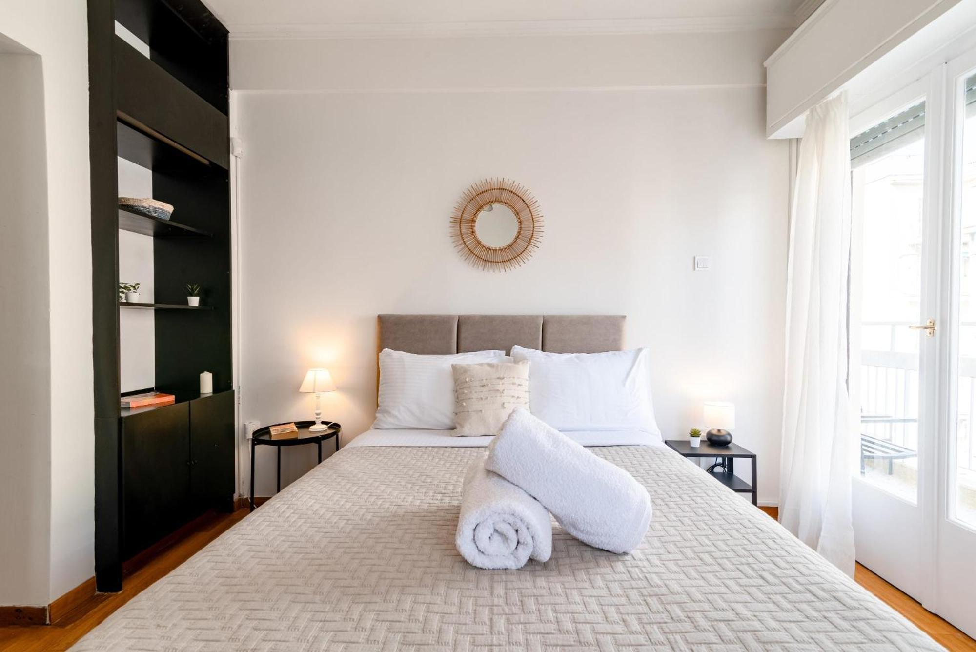 Exarchia Artistic Getaway For Groups Apartment Athena Bagian luar foto