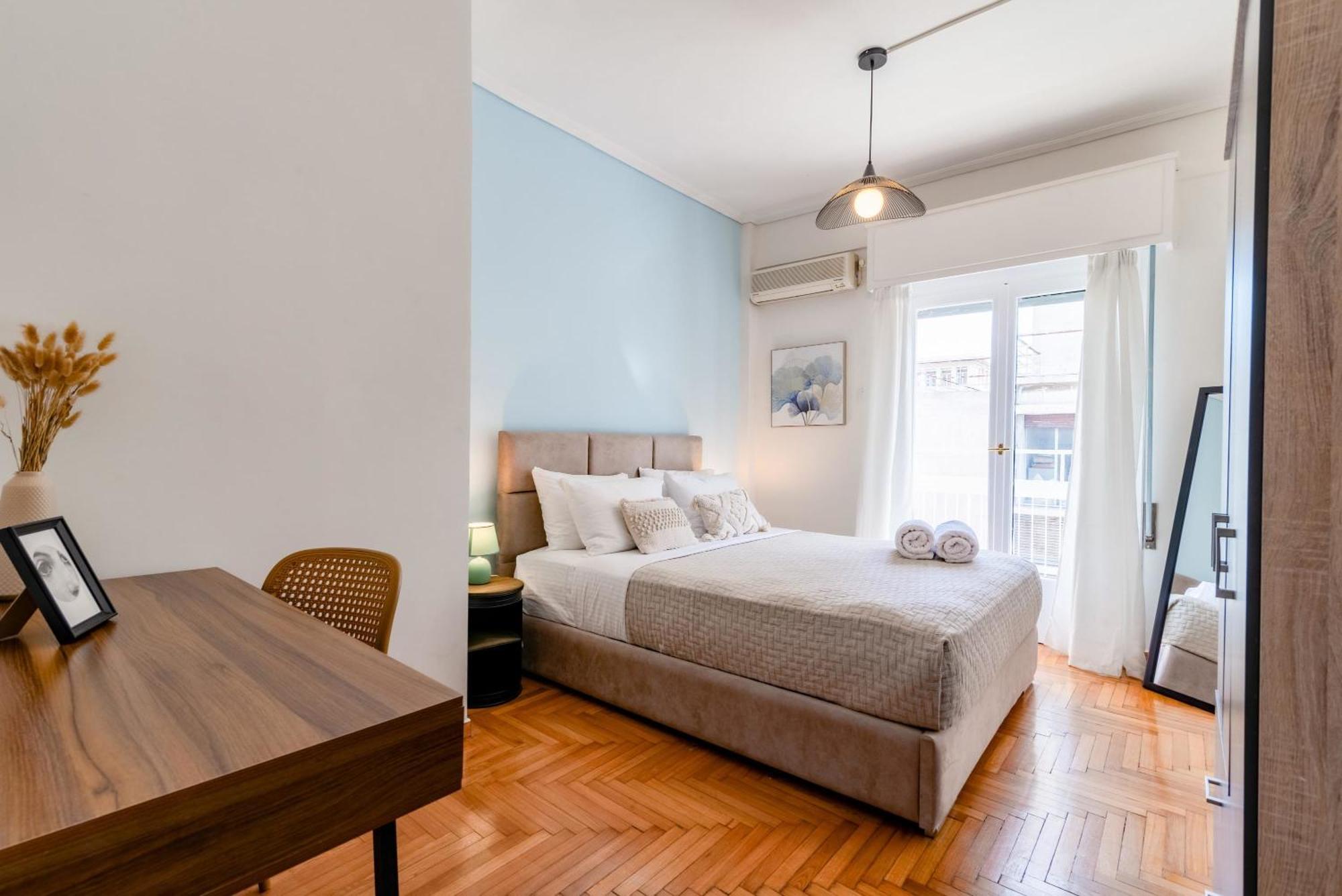 Exarchia Artistic Getaway For Groups Apartment Athena Bagian luar foto