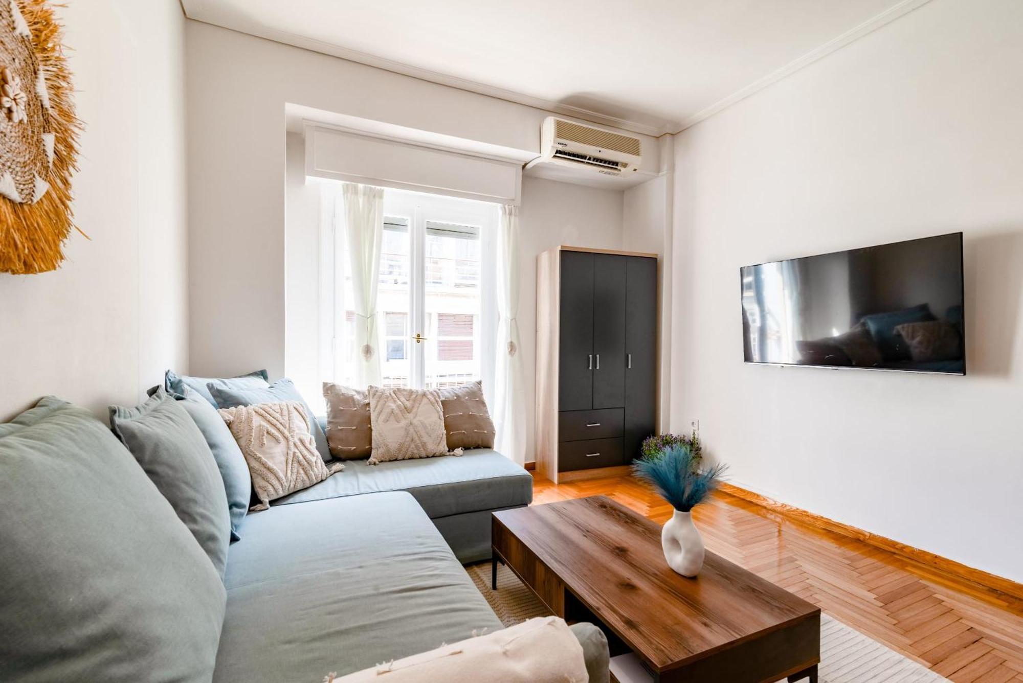 Exarchia Artistic Getaway For Groups Apartment Athena Bagian luar foto