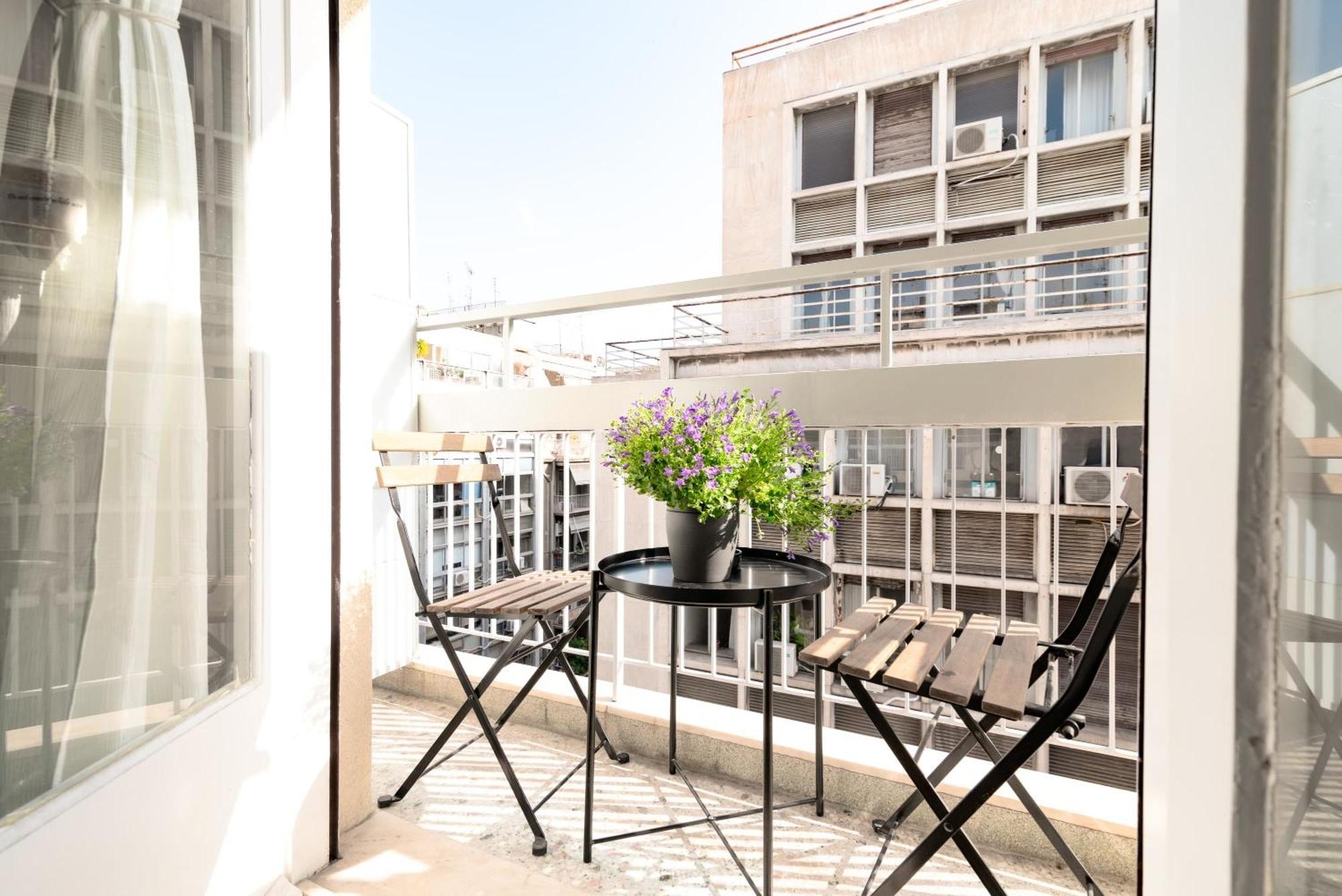 Exarchia Artistic Getaway For Groups Apartment Athena Bagian luar foto