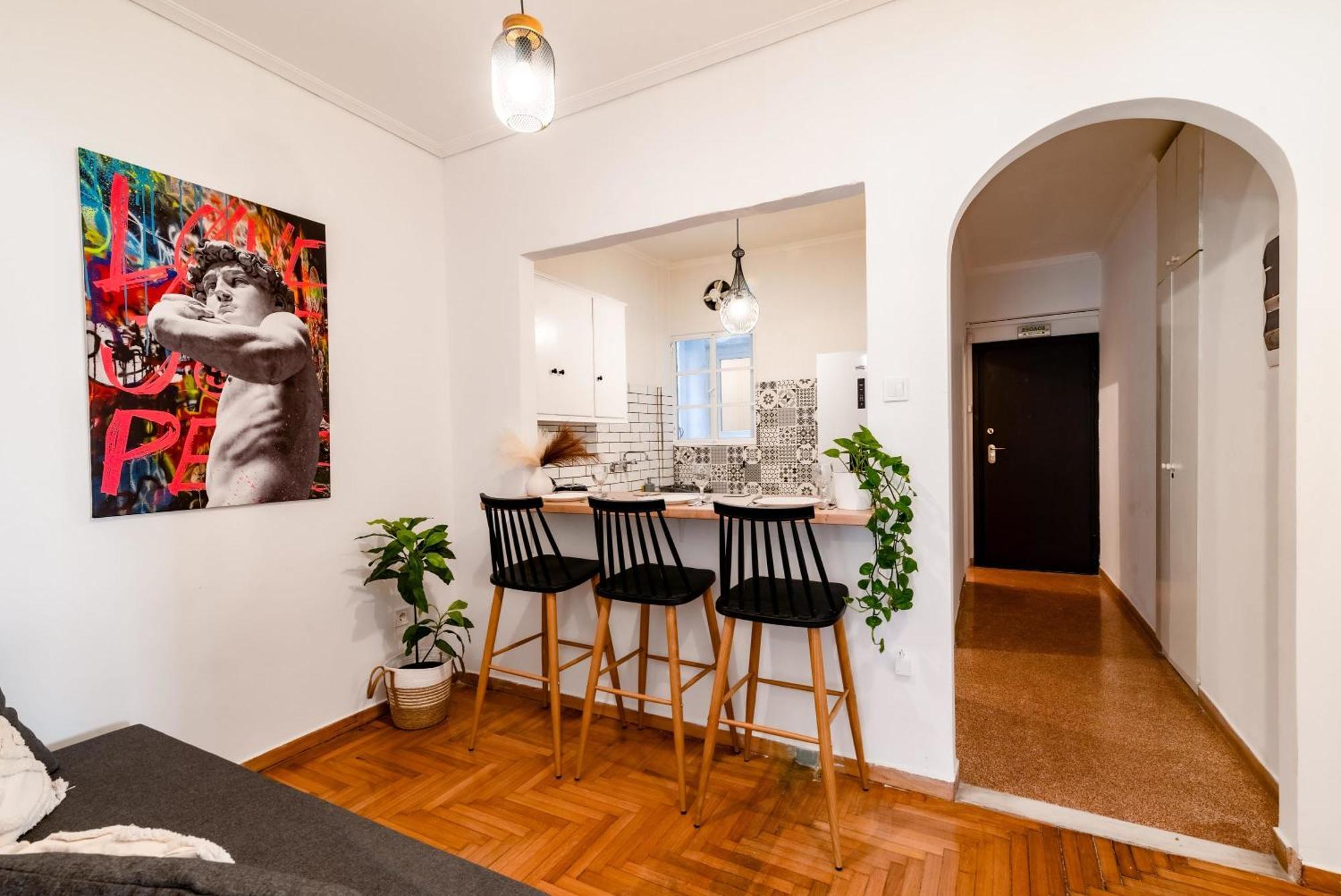 Exarchia Artistic Getaway For Groups Apartment Athena Bagian luar foto